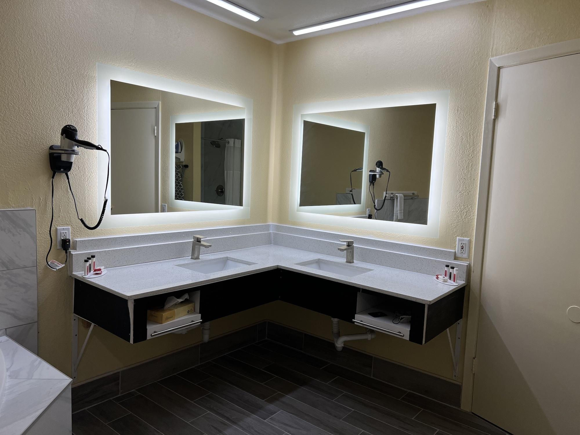 Days Inn By Wyndham Suites Fredericksburg Exteriér fotografie