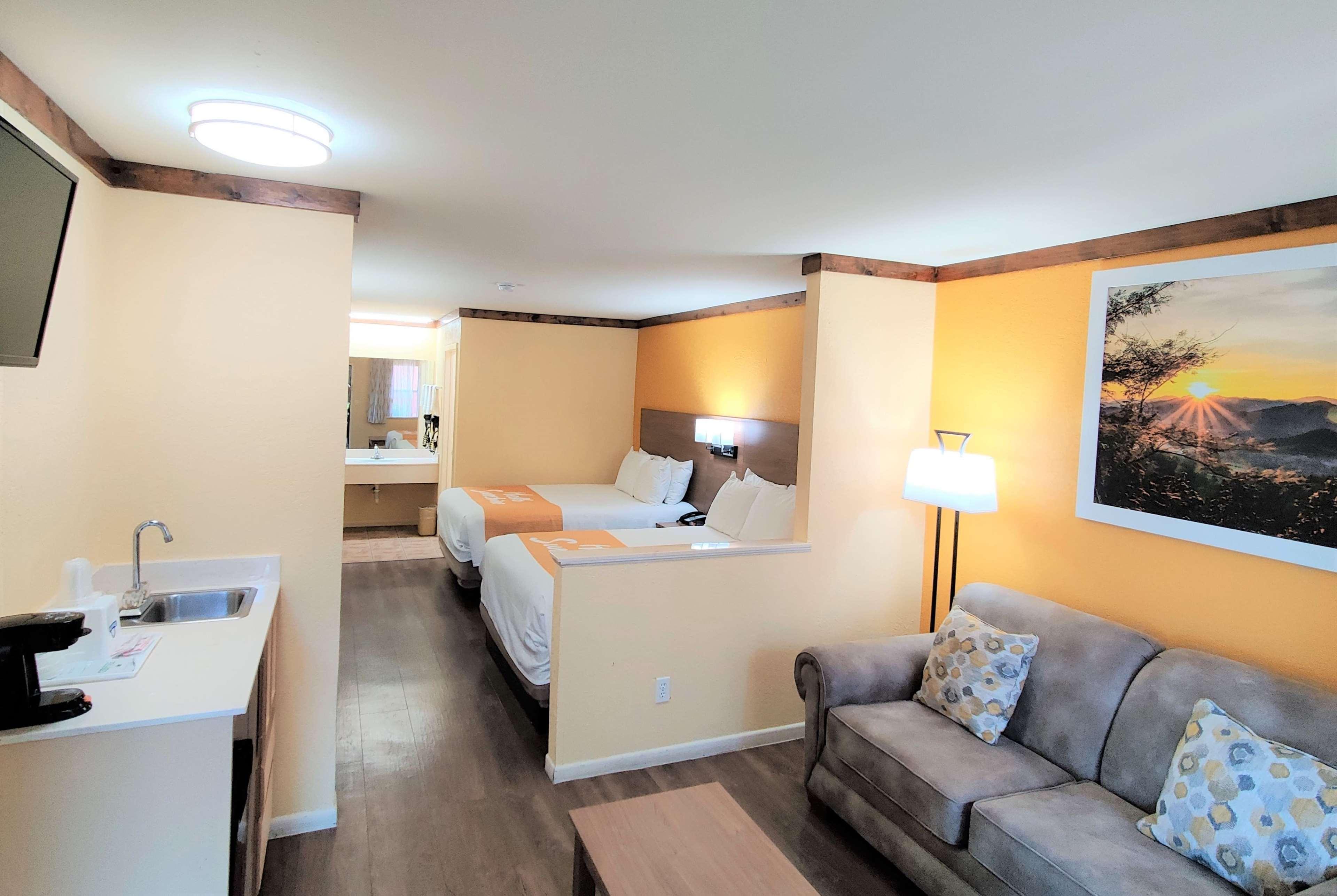 Days Inn By Wyndham Suites Fredericksburg Exteriér fotografie