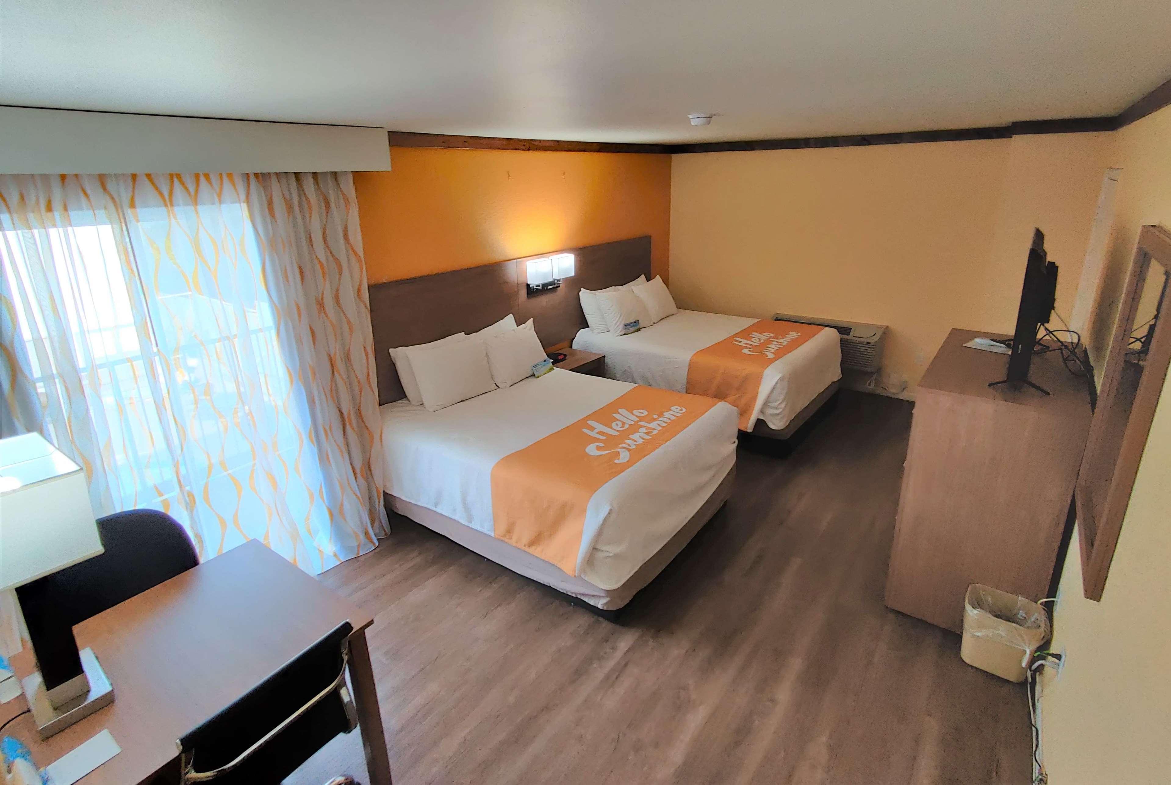 Days Inn By Wyndham Suites Fredericksburg Exteriér fotografie