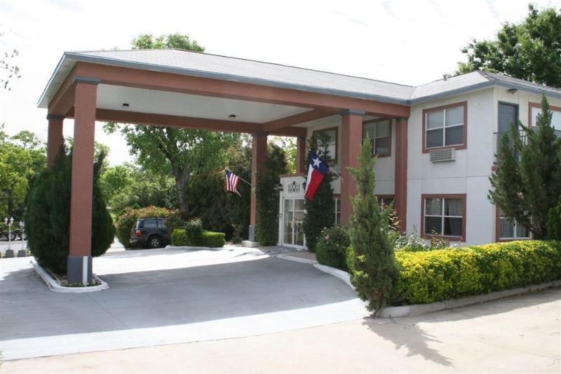 Days Inn By Wyndham Suites Fredericksburg Exteriér fotografie