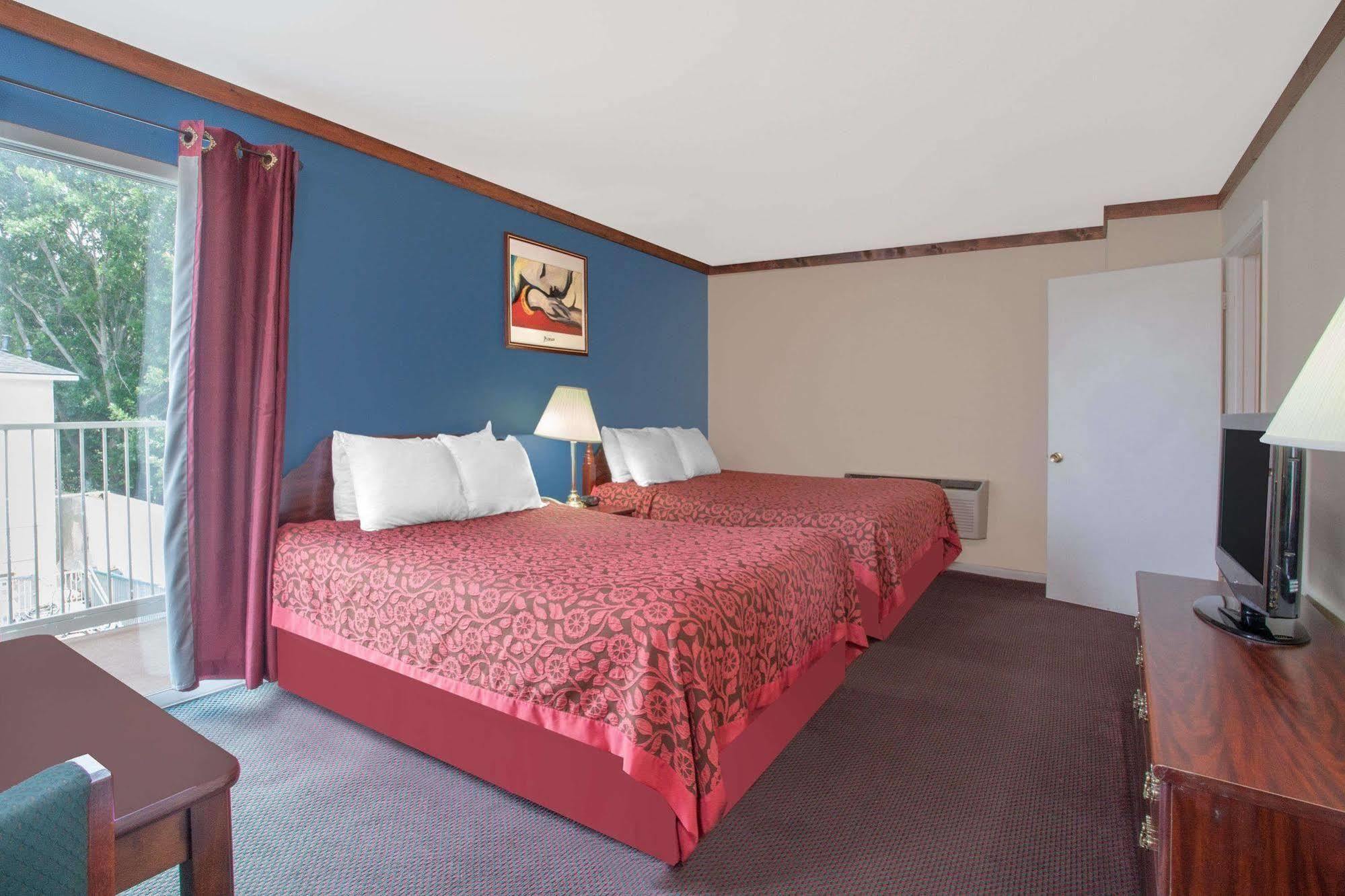 Days Inn By Wyndham Suites Fredericksburg Exteriér fotografie